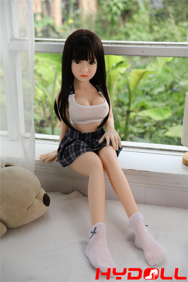 Langhaarige Sexpuppe