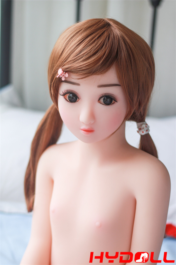 Langhaarige Sexpuppe