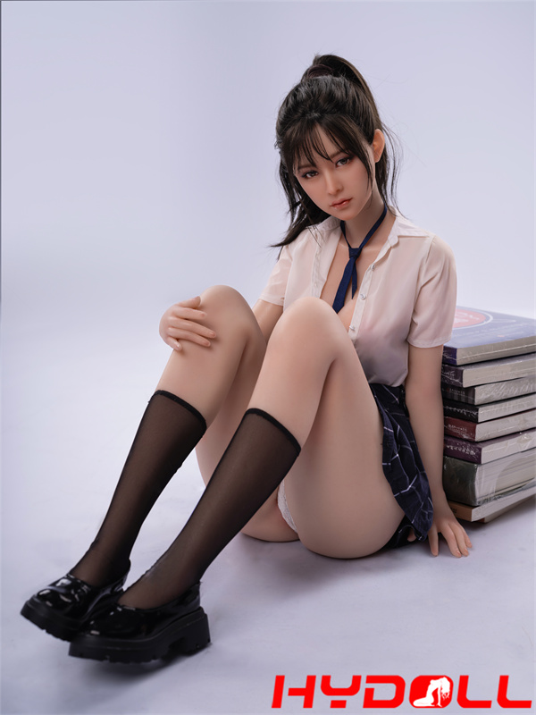 Langhaarige Sexpuppe